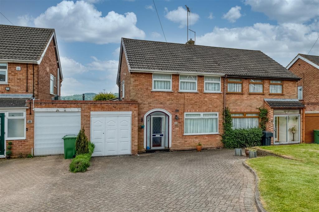 Clent Road, Rubery, Birmingham, B45 9XE 3 bed semidetached house £