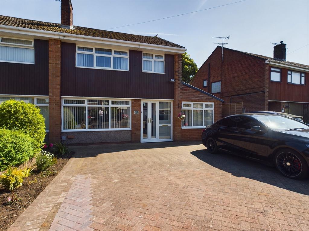 Redgate, Ormskirk, Lancashire, L39 3NY 3 bed semidetached house £