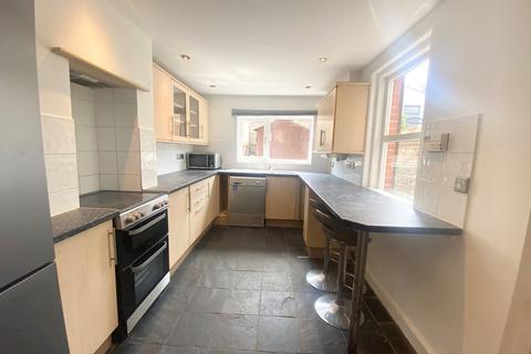 3 bedroom terraced house for sale - Brighton Road, Newhaven