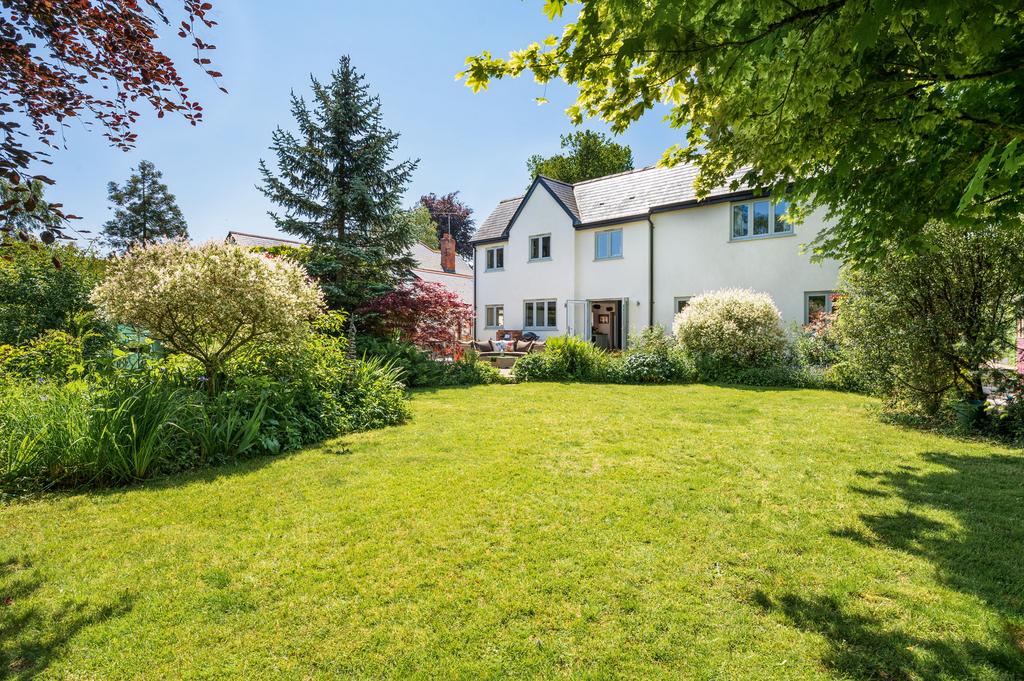 Greys Road, HenleyonThames RG9 4 bed detached house for sale £1,595,000