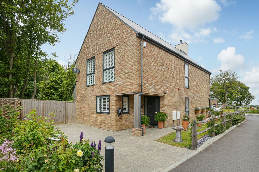Sandwich Road, Whitfield, CT16 4 bed detached house £700,000