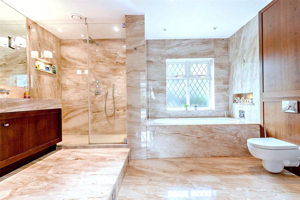 Principal Bathroom