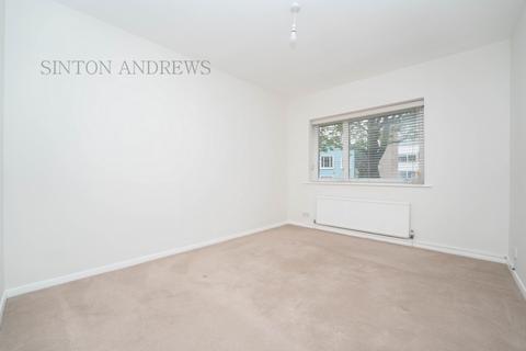 2 bedroom flat to rent, Oak Tree Close, Ealing, W5