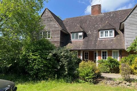 22 Copthorne Road, Felbridge, East Grinstead, RH19 2NS