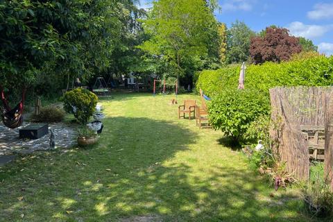 22 Copthorne Road, Felbridge, East Grinstead, RH19 2NS