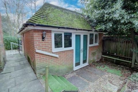 22 Copthorne Road, Felbridge, East Grinstead, RH19 2NS