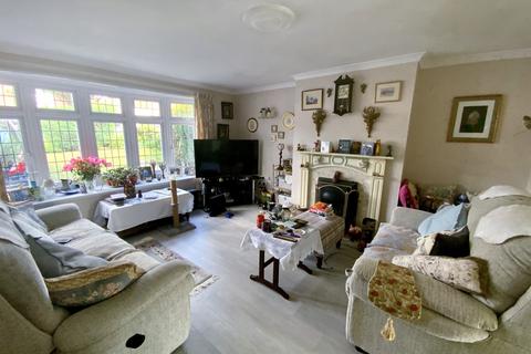 5 bedroom detached house for sale, Turnpike Drive, Luton,