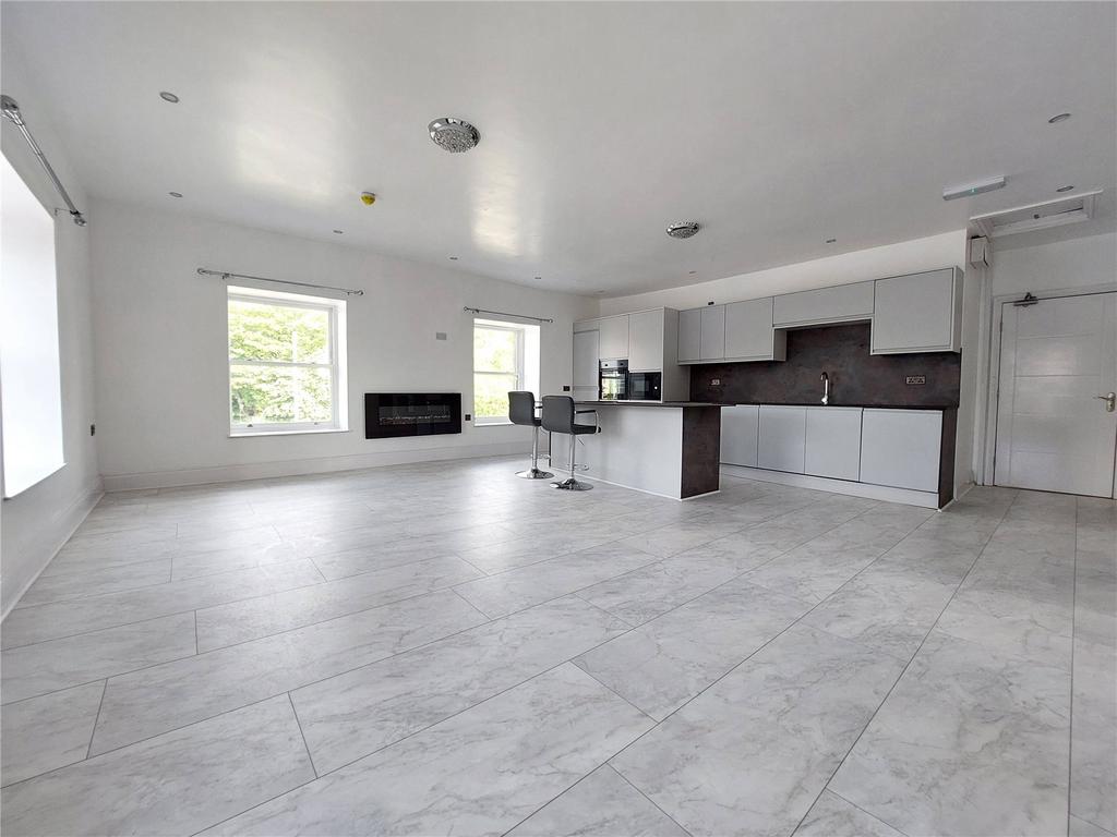 Large Corner Flat