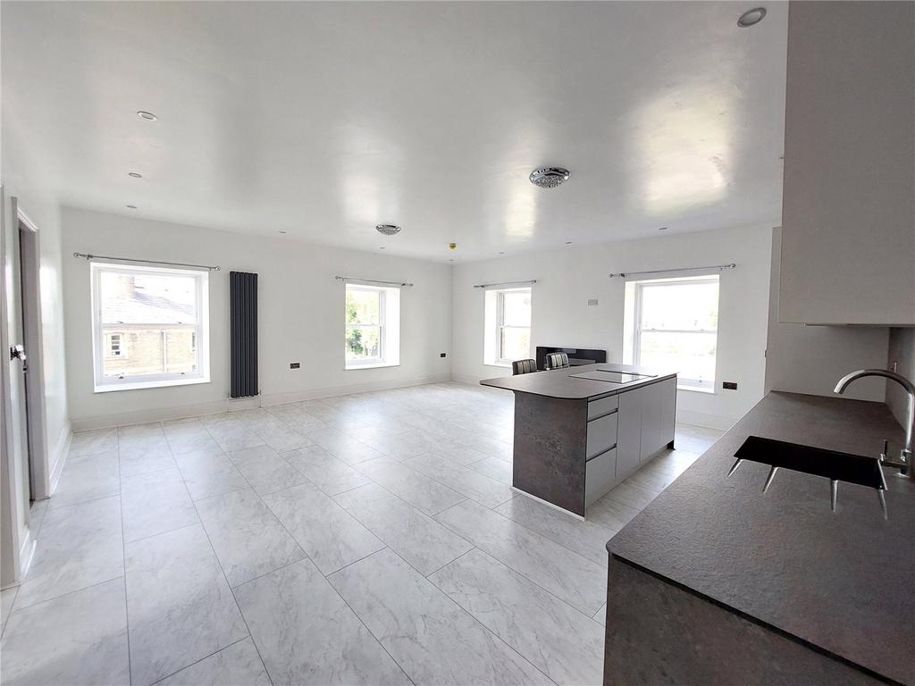 Kitchen &amp; Lounge