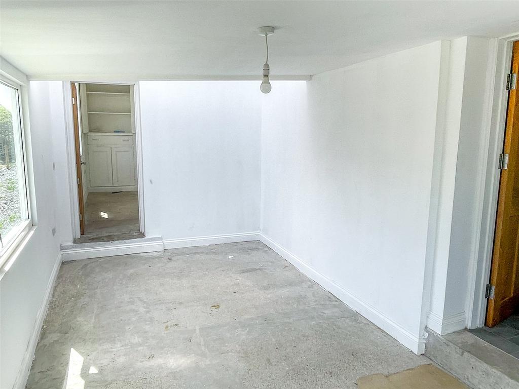 Sandilands Road, Tywyn, Gwynedd, LL36 2 bed detached house for sale £