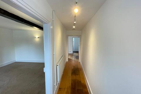 3 bedroom terraced house to rent, Red House, Hp14