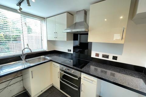 3 bedroom terraced house to rent, Red House, Hp14