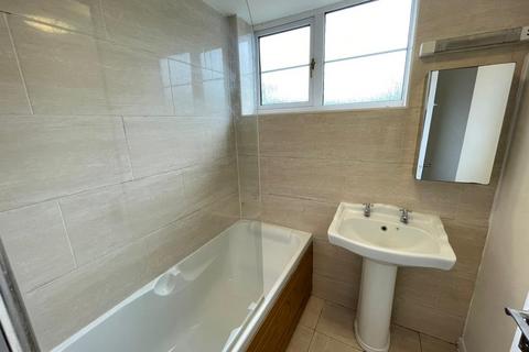 3 bedroom terraced house to rent, Red House, Hp14