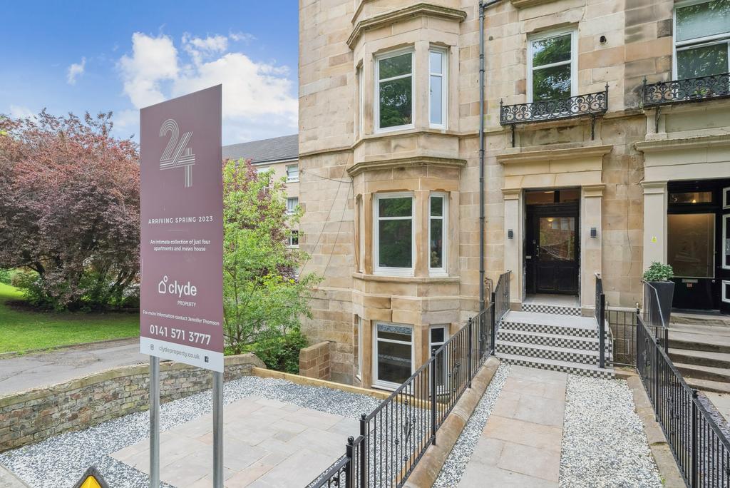 Camphill Avenue, First Floor Flat, Queens Park, Glasgow, G41 3AZ 2 bed