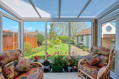 4 bedroom detached bungalow for sale - Harvey Close, Thorpe St Andrew, Norwich, NR7 0DQ.