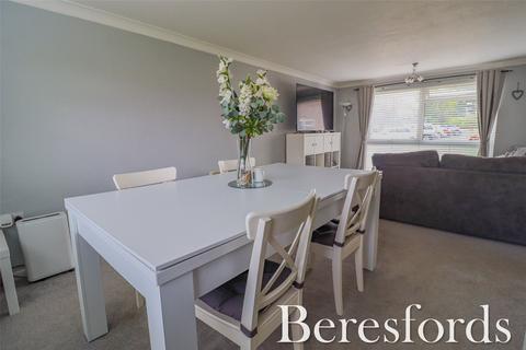 22 Tyrells Close, Upminster, RM14 2QA