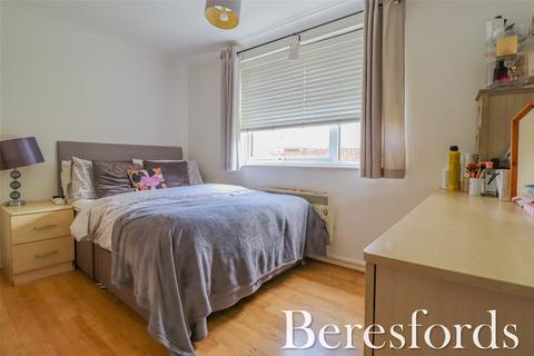 22 Tyrells Close, Upminster, RM14 2QA
