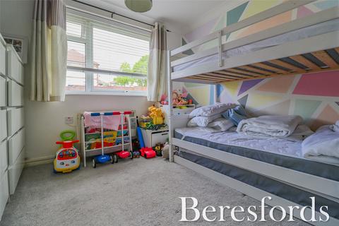 22 Tyrells Close, Upminster, RM14 2QA