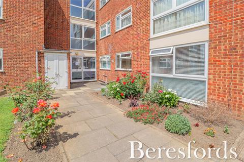 22 Tyrells Close, Upminster, RM14 2QA