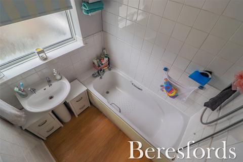 22 Tyrells Close, Upminster, RM14 2QA