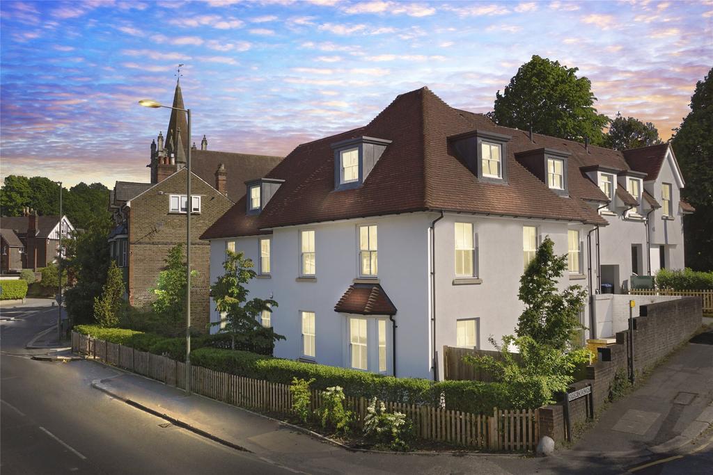 Hatchlands Road, Redhill, Surrey, RH1 2 bed apartment for sale £400,000