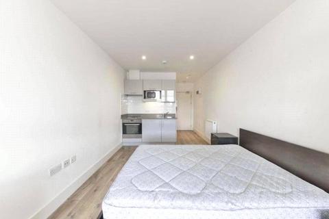 Studio to rent - Kilburn High Road, Kilburn, London, NW6