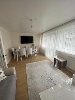 undefined, 3 Bedroom Maisonette For Sale in London, N9