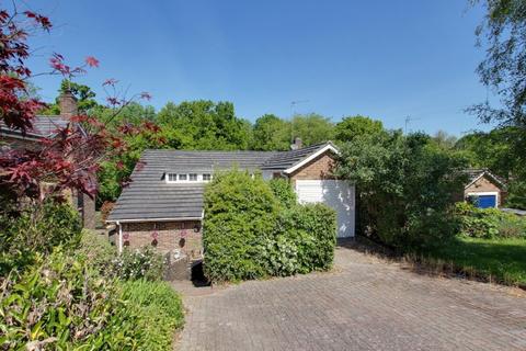 4 bedroom detached house for sale - Quarry Hill, Haywards Heath, RH16