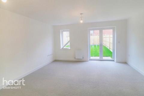 3 bedroom semi-detached house for sale - Goldcrest Close, Hampshire