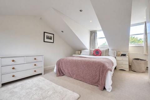 2 bedroom flat to rent, Ferndale Road, Clapham North, London SW4
