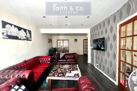undefined, Harrow Road, Feltham TW14