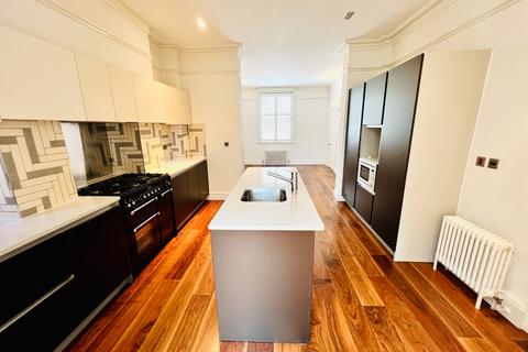 3 bedroom terraced house for sale - Langhorne Street, Royal Military Academy, Woolwich, London SE18 4AU
