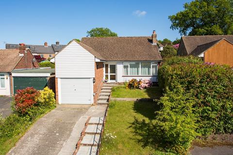 2 bedroom detached bungalow for sale - Elim Court Gardens, Crowborough