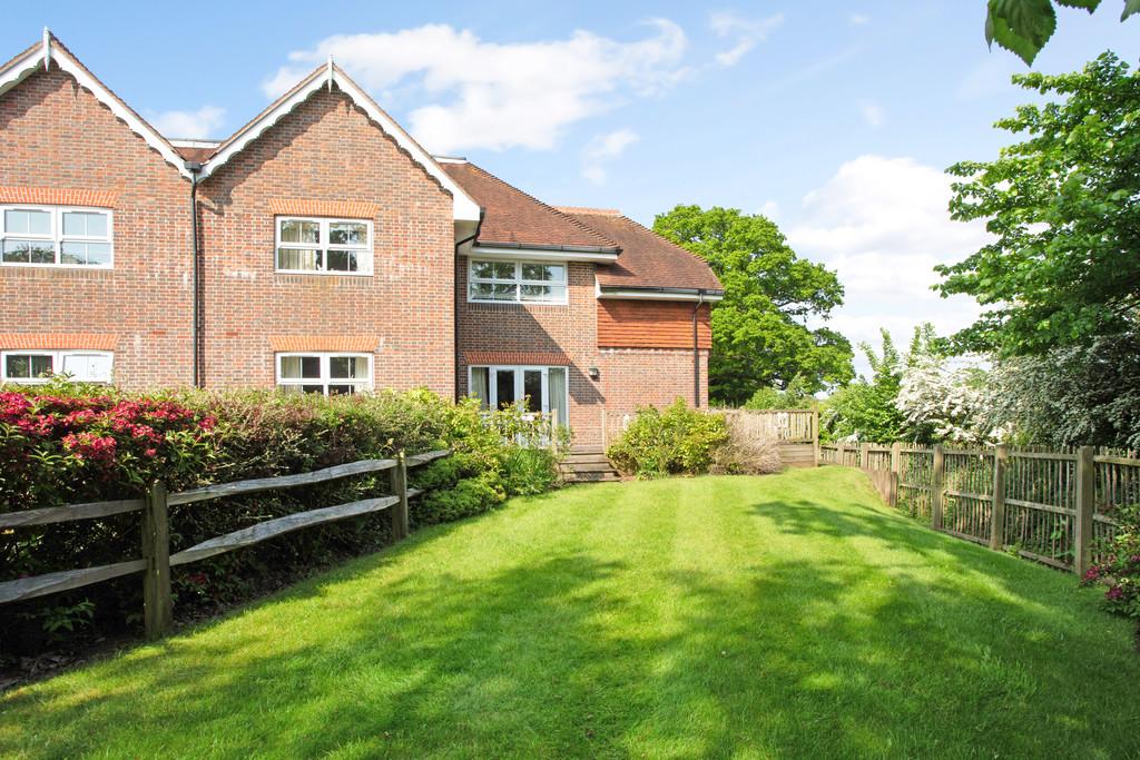 Liss, Hampshire 2 bed apartment for sale £525,000