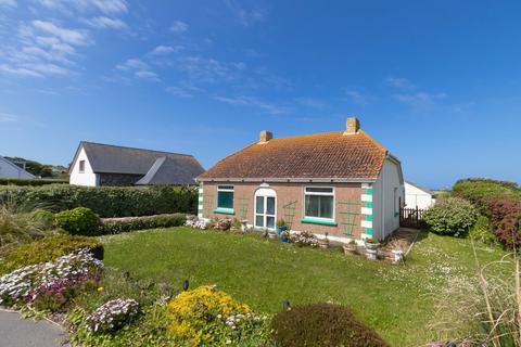2 bedroom bungalow for sale - Route De La Marette, St. Saviour, Guernsey