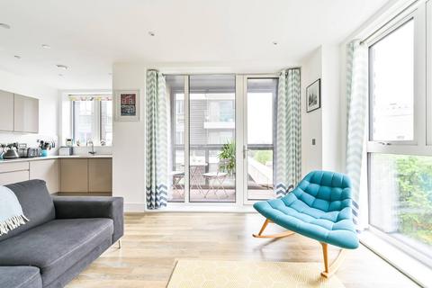 2 bedroom flat for sale, Wilson House, Viewpoint, Battersea, London, SW11