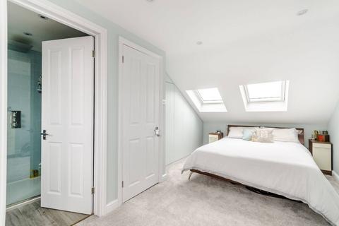 4 bedroom house to rent - Birkbeck Road, Beckenham, BR3