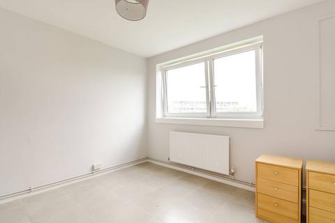 1 bedroom flat to rent - Tangley Grove, Roehampton, London, SW15