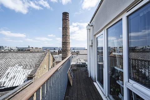 Flat 13, 6 Trinity Mews, London, E1 3BT
