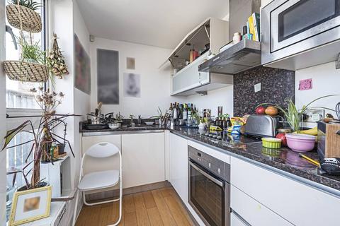 Flat 13, 6 Trinity Mews, London, E1 3BT