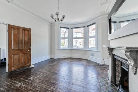 5 bedroom terraced house to rent - LYNDHURST DRIVE, E10, Leyton, London, E10