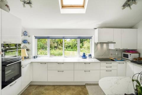 6 Lifford Gardens, Broadway, WR12 7DA
