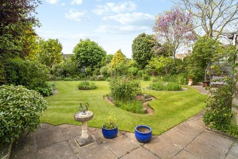 6 Lifford Gardens, Broadway, WR12 7DA