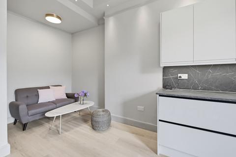 4 bedroom flat to rent, Spottiswoode Road, Edinburgh, EH9