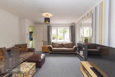 3 bedroom semi-detached house for sale - Broadgate, Taverham, Norwich