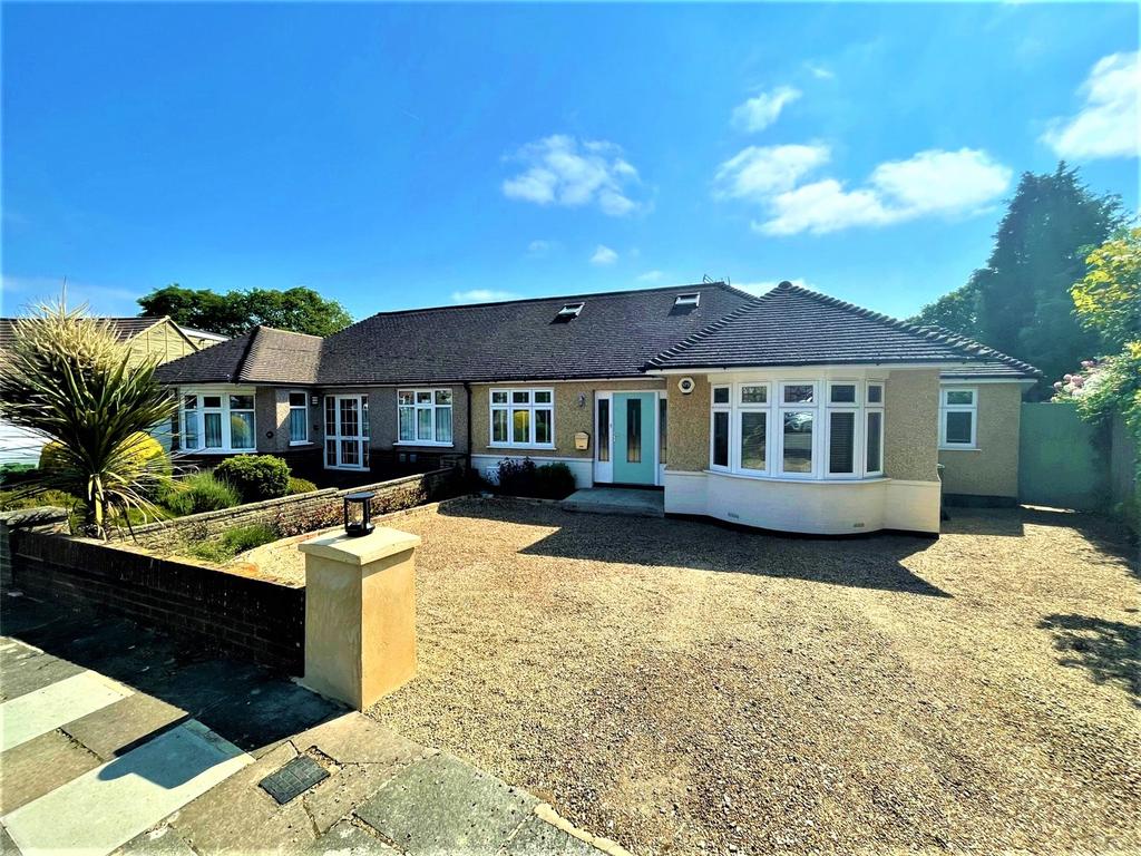 Lingfield Crescent, Eltham, London, SE9 5 bed bungalow £750,000