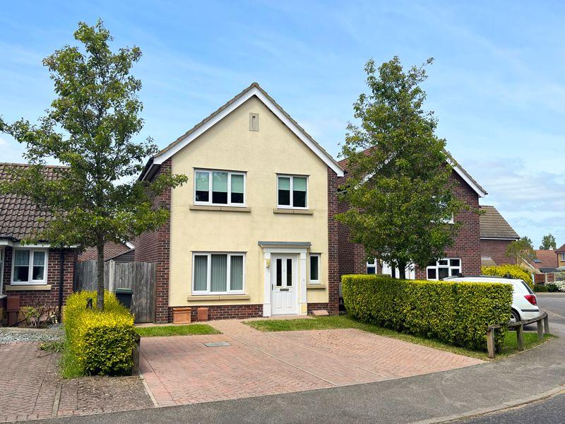 Steeles Close, Woolpit 3 bed detached house for sale £350,000