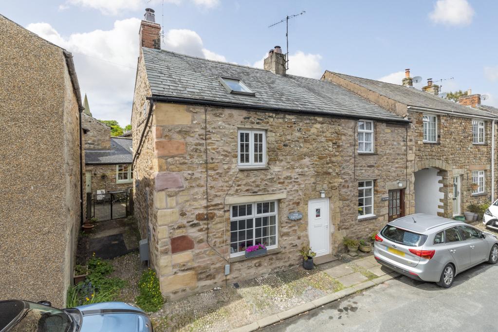Duke Street, Burton in Lonsdale... 3 bed end of terrace house £250,000