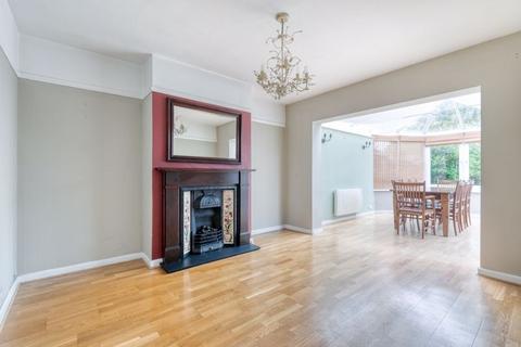 3 bedroom semi-detached house for sale - Walton Road, Molesey.