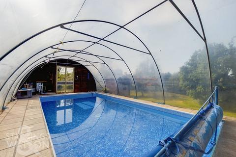 3 bedroom detached bungalow for sale - Surlingham Lane, Rockland St. Mary, Norwich